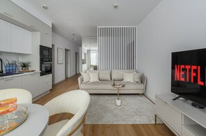 Luxury Apartment, 3 Bedrooms, City View | Living area - Lumina 2BR-3BR Apart with Parking AC (Warszawa)