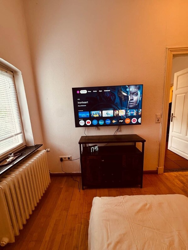Bügeleisen/Bügelbrett, WLAN, Bettwäsche