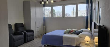 公寓 (Studio apartment 1) | 嬰兒床 (收費)