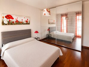 Free WiFi, bed sheets - Vrbo Property (Alba)