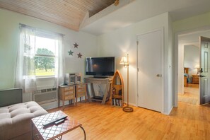 Living area - Cast & Relax! Wolf Creek Fishing Cabin w/ Dock (Grove)