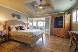 Room - Game Room, Dock & Family Fun! Wolf Creek Retreat (Grove)