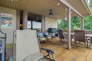 Outdoor dining - Game Room, Dock & Family Fun! Wolf Creek Retreat (Grove)