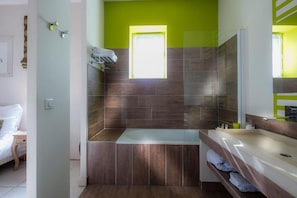 Superior-Doppelzimmer, Gartenblick | Badezimmer