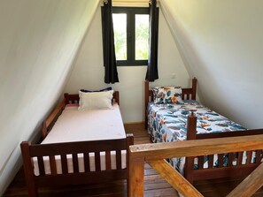 Lit parapluie, Wi-Fi gratuit, draps fournis