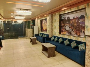 Lobby - Kashi Inn (Varanasi)