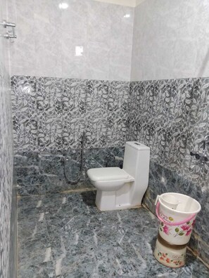 Bathroom - Kashi Inn (Varanasi)