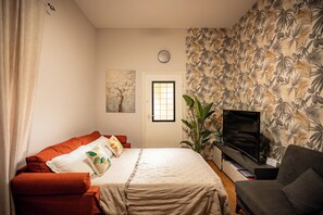 Ferros/tábuas de passar roupa, Wi-Fi, roupa de cama