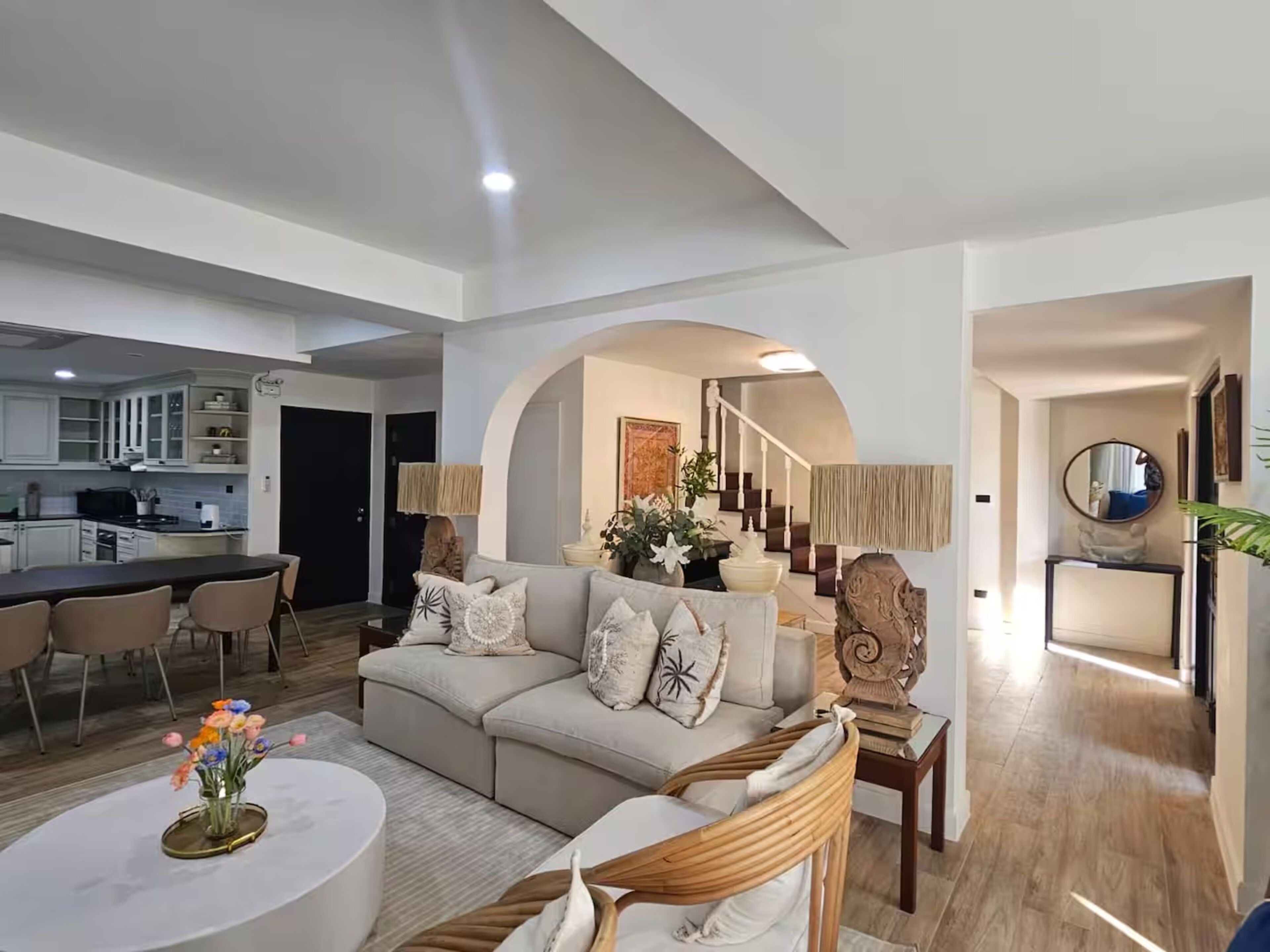 Villa, 4 habitaciones, vistas al jardín | Zona de estar | Una televisión LED