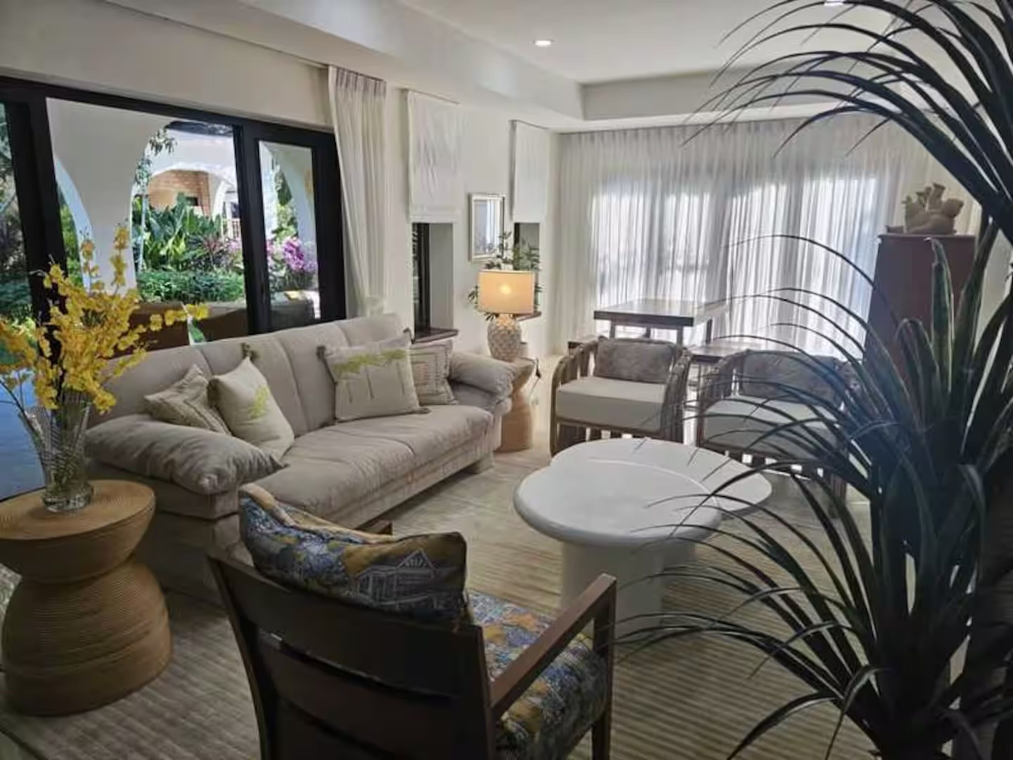Deluxe Double Room, Balcony | Living area | LED TV