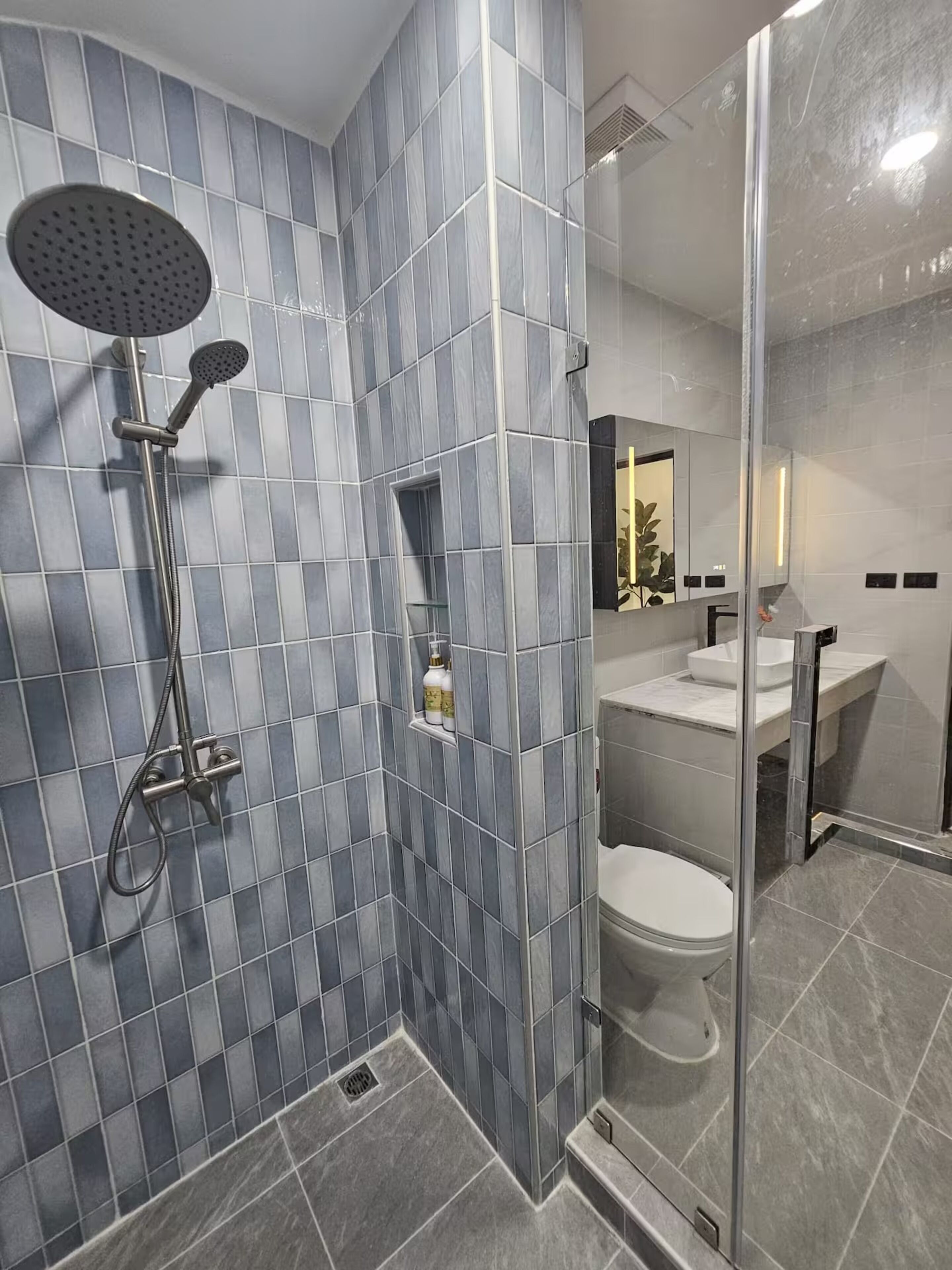Chambre Deluxe double, balcon | Salle de bain | Articles de toilette (gratuits), serviettes fournies, savon, shampooing