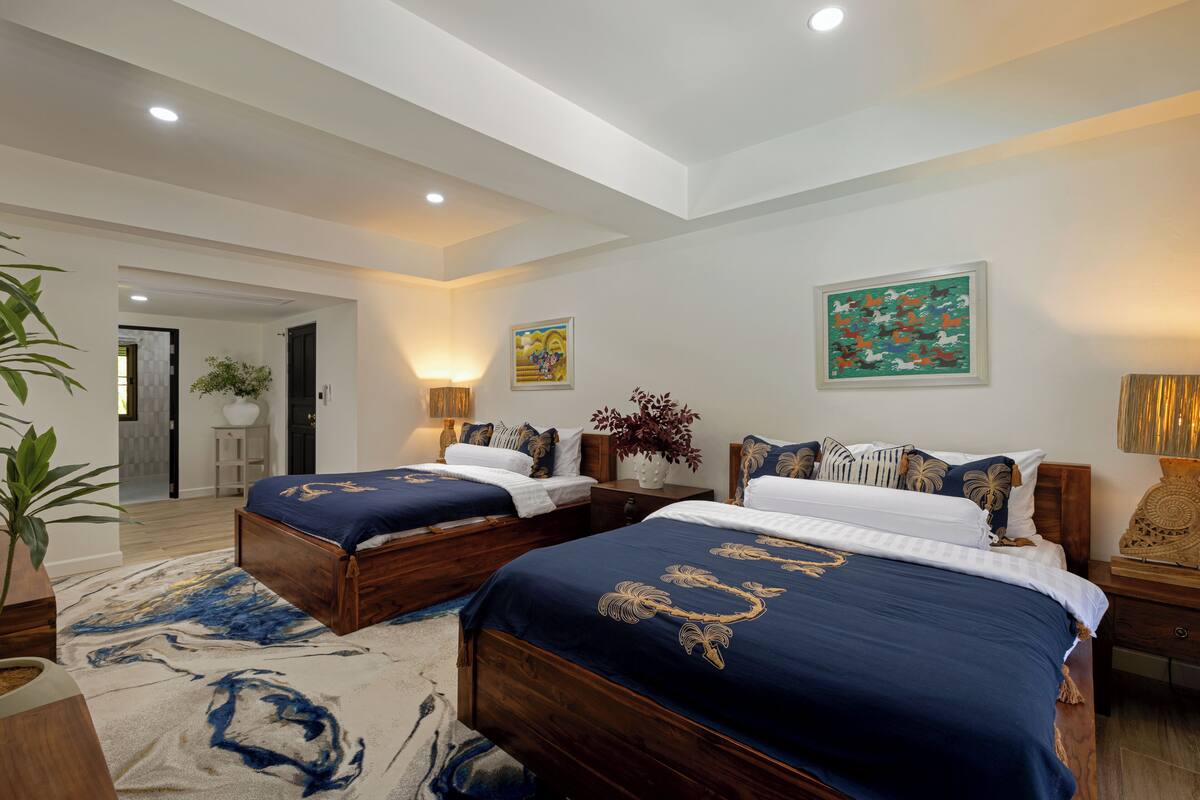 Four-Bedroom Holiday Home | เครื่องนอนระดับพรีเมียม, โต๊ะทำงาน, พื้นที่ทำงานแบบใช้แล็ปท็อป