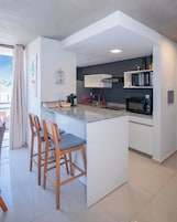 Apartment, City View | Private kitchen