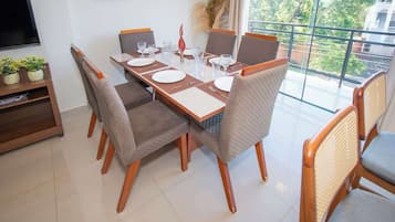 Appartement, vue ville | Restauration