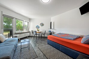WiFi, bed sheets