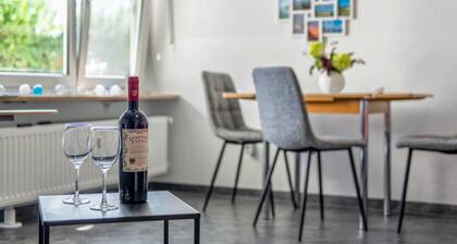 Apartment 'Am Hafen' mit Seeblick, privater Terrasse und WLAN