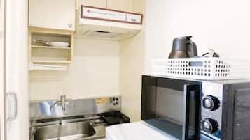 Standard Apartment, City View (702) | Private kitchen