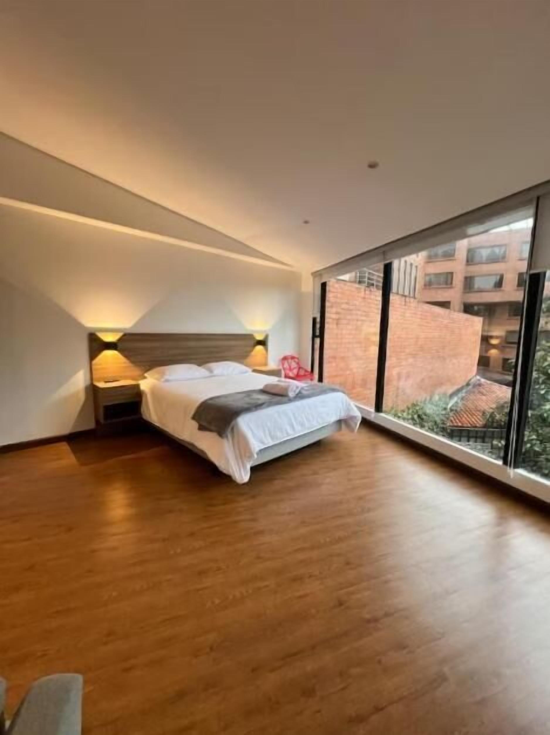 Deluxe-Suite, Balkon, Stadtblick | Kostenloses WLAN