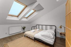 2 Schlafzimmer, Schreibtisch, Bügeleisen/Bügelbrett, WLAN