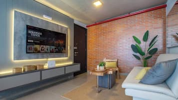 Apartment, City View | Living area