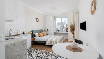 Iron/ironing board, travel cot, WiFi, bed sheets