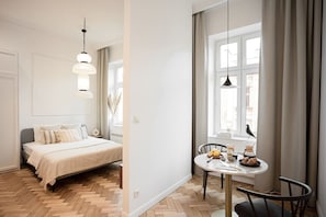 Iron/ironing board, travel cot, WiFi, bed sheets - Prestige Residence • 2 Suites • Main Sq • 4 Guests (Kraków)