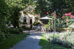 Outdoor dining - L`Atelier Royal • Luxury 2BR Residence • Main Sq. (Kraków)