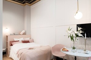 Bügeleisen/Bügelbrett, Reisekinderbett, WLAN, Bettwäsche