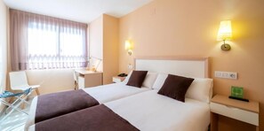 In-room safe, soundproofing, free WiFi, wheelchair access - Nuvi Mercado (Alicante)