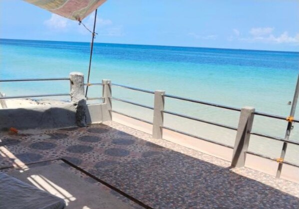 On the beach, white sand - Mags Inn Resort by Hiverooms (Medellin)