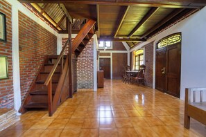 Desk - Tempuran Hills Family Homestay By ARBA (Sleman)