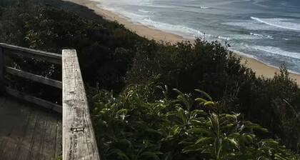 Peaceful country home 5 minutes from the beach