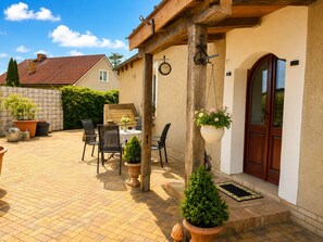 Outdoor dining - Vrbo Property (Torgelow)
