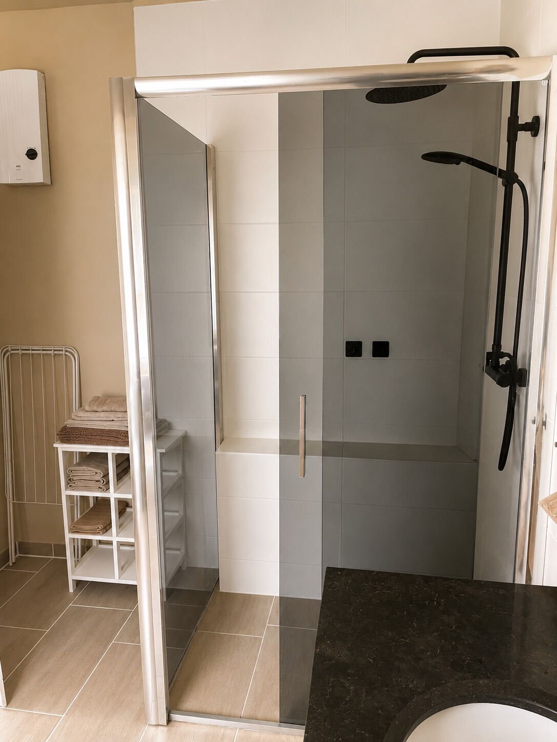Dusche, Handtücher, Seife, Toilettenpapier