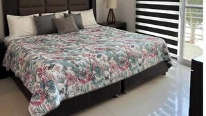 2 habitaciones, tabla de planchar con plancha, wifi y ropa de cama 
