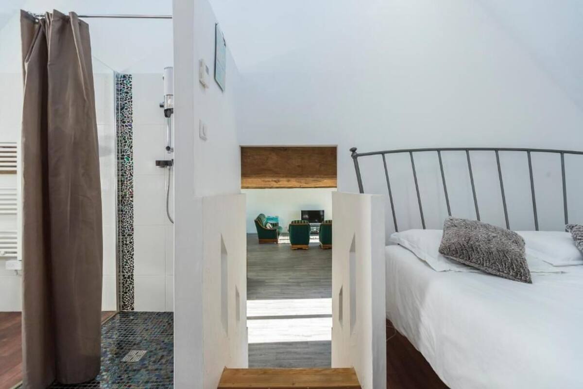Deluxe-Apartment, Terrasse, Gartenblick | Verdunkelungsvorhänge, schallisolierte Zimmer, Bügeleisen/Bügelbrett