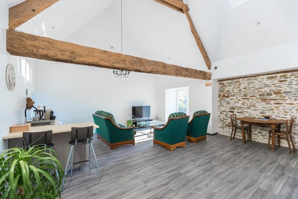 Deluxe Apartment, Patio, Garden View | Living area