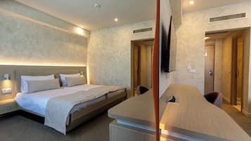 Classic Twin Room, City View | Free WiFi