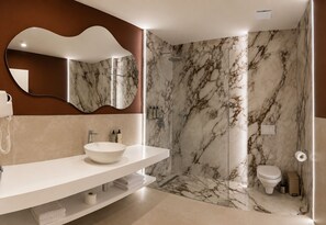 Chambre classique double, vue sur la ville | Salle de bain