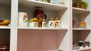 Exclusive Condo, 1 Bedroom, Kitchen | Private kitchen | Fridge, microwave, coffee/tea maker, blender