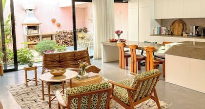 Luxury Villa in the Heart of Historic Oeiras - Close to Train and Beach