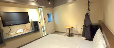 Habitación básica doble | Escritorio, espacio para trabajar con laptop y wifi gratis