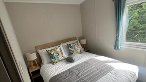 Room - Sleeps 8 - Skegness - Tv (Skegness)