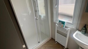 Bathroom - Sleeps 8 - Skegness - Tv (Skegness)