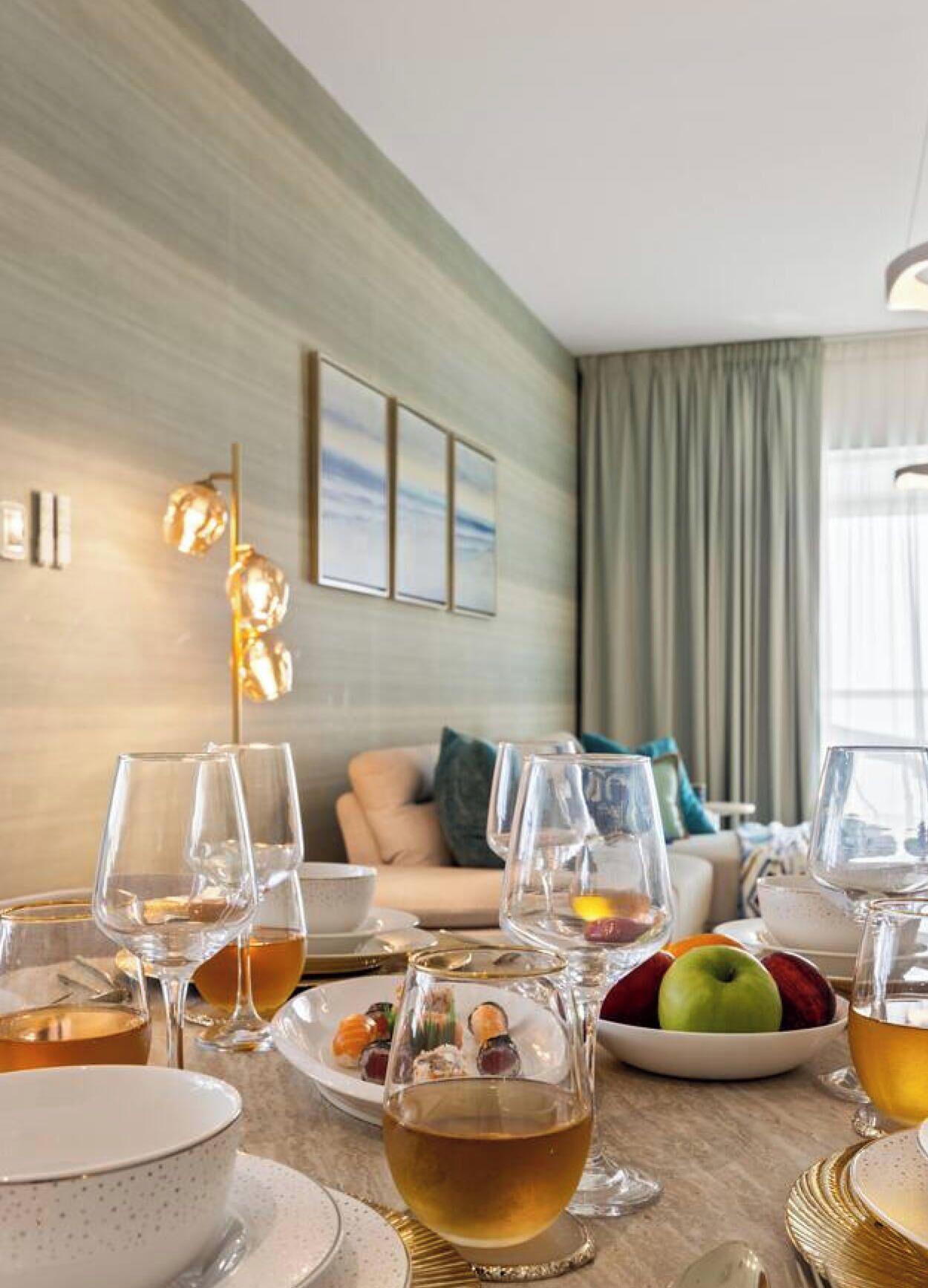 Salt & Sand Hamptons Glow 2br Sulafa Tower Marina - Dubai
