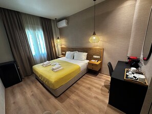 Chambre Confort, vue ville | Coffres-forts dans les chambres, lits bébé (gratuits), Wi-Fi gratuit