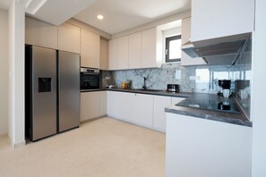 Fridge, microwave, oven, stovetop - Villa LUX 55 Tucepi (Tučepi)