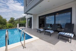 Outdoor pool, a heated pool - Villa LUX 55 Tucepi (Tučepi)