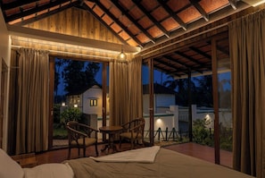 Standard Suite | Free WiFi - The Paro Homestay (Perinad)