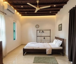 Luxury Villa | Free WiFi - The Paro Homestay (Perinad)